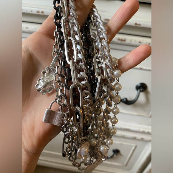 Harley Quinn Birds of Prey “Bruce” chain necklace Margot Robbie - Picture 8 of 9